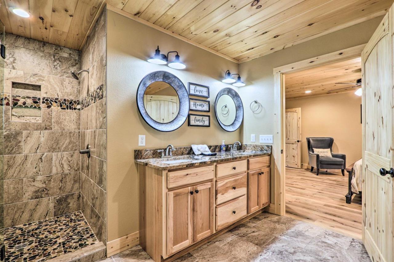 Sevierville Cabin Deck With Foosball And Hot Tub! Exterior foto